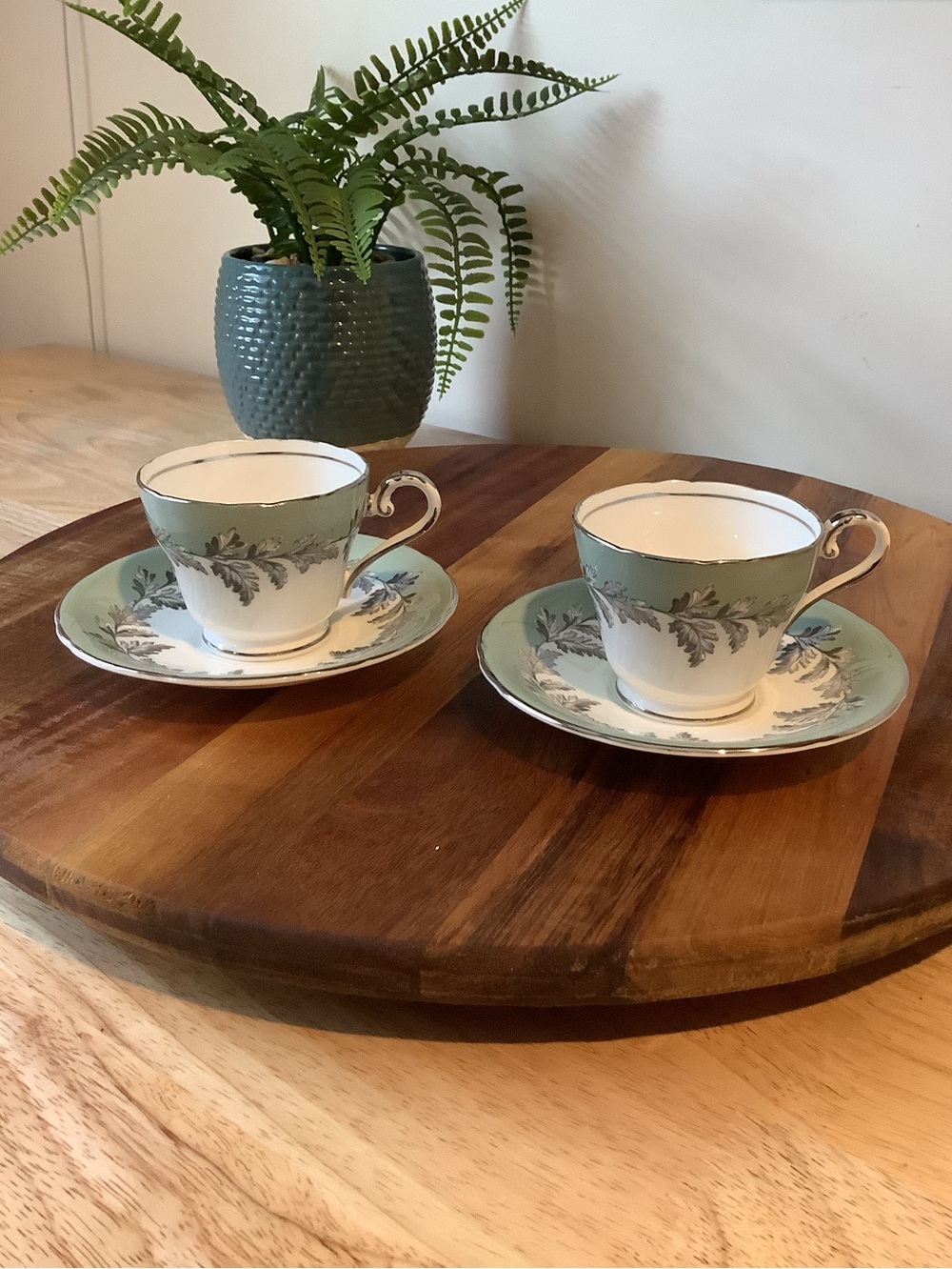 Vintage Aynsley OAK LEAF Teacup & Saucer Set of 2 (4-Piece Set) Platinum Trim